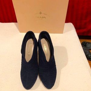 Stunning Prada Navy Blue Suede Camoscio 8 Booties Size 36.5